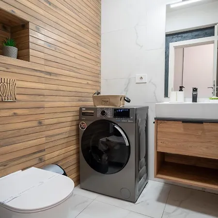 Mohost One - Stylish Retreat With Mountain Views Apartment Brasov