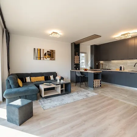 Mohost One - Stylish Retreat With Mountain Views *