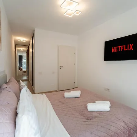 Mohost One - Stylish Retreat With Mountain Views Apartmán *